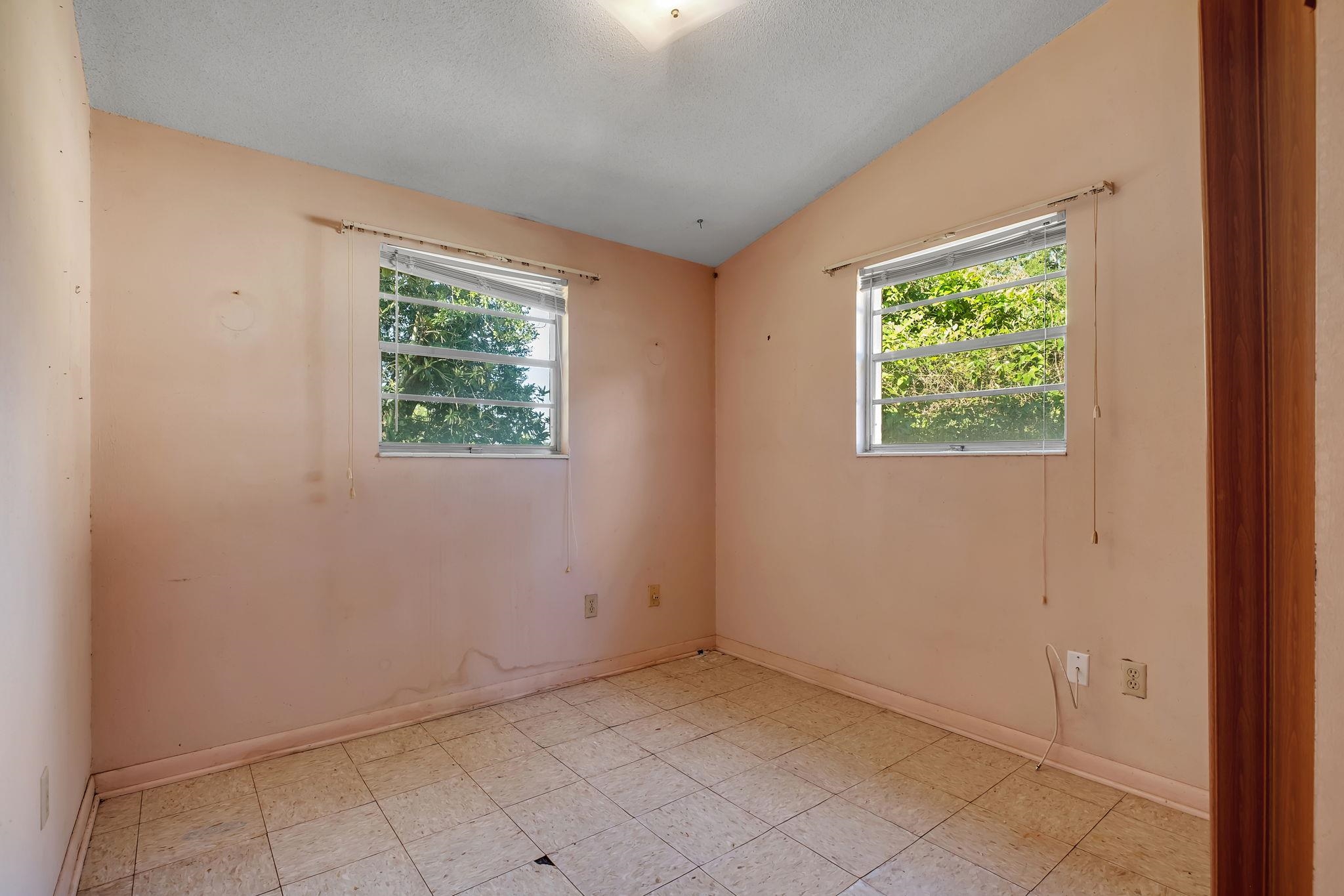 709 Gladiola Terrace