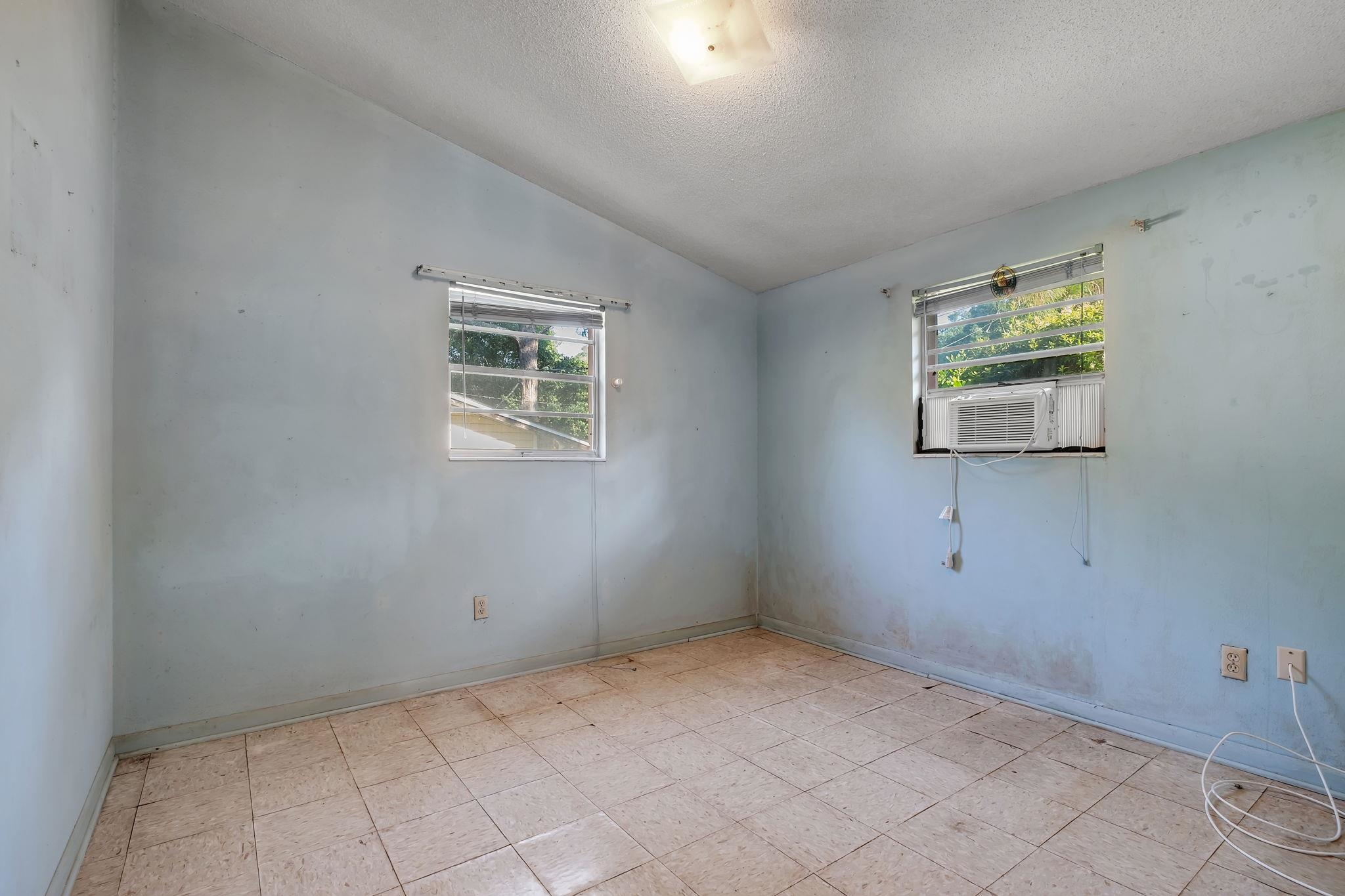 709 Gladiola Terrace