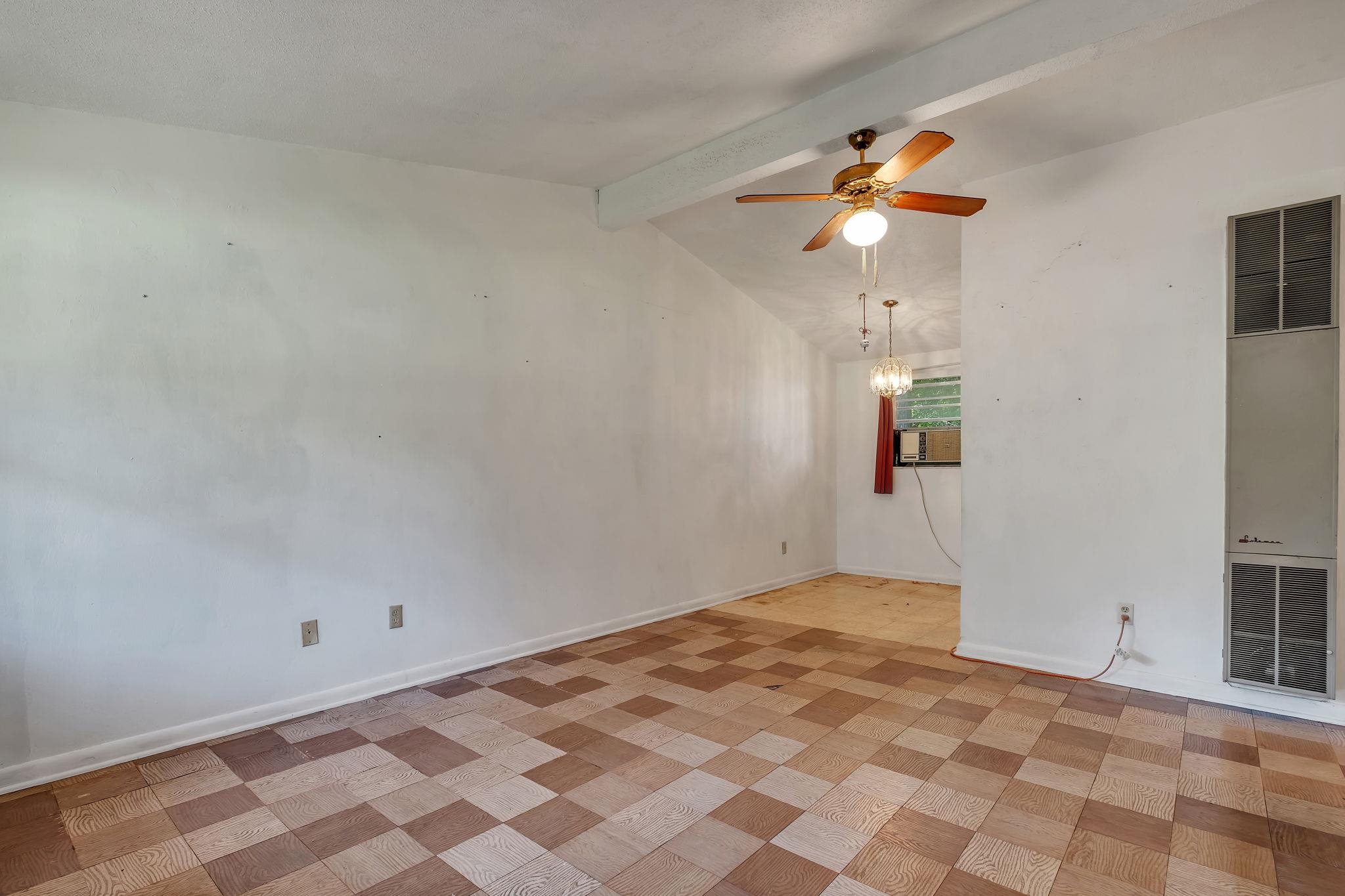 709 Gladiola Terrace