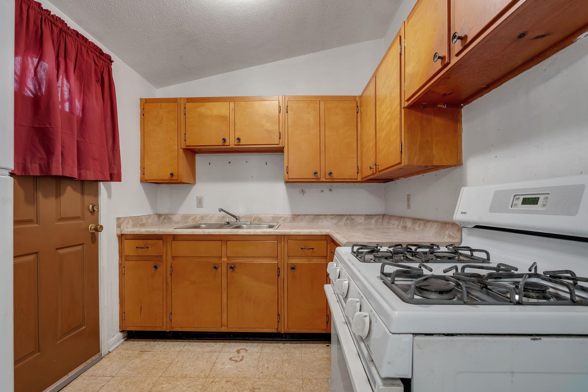709 Gladiola Terrace