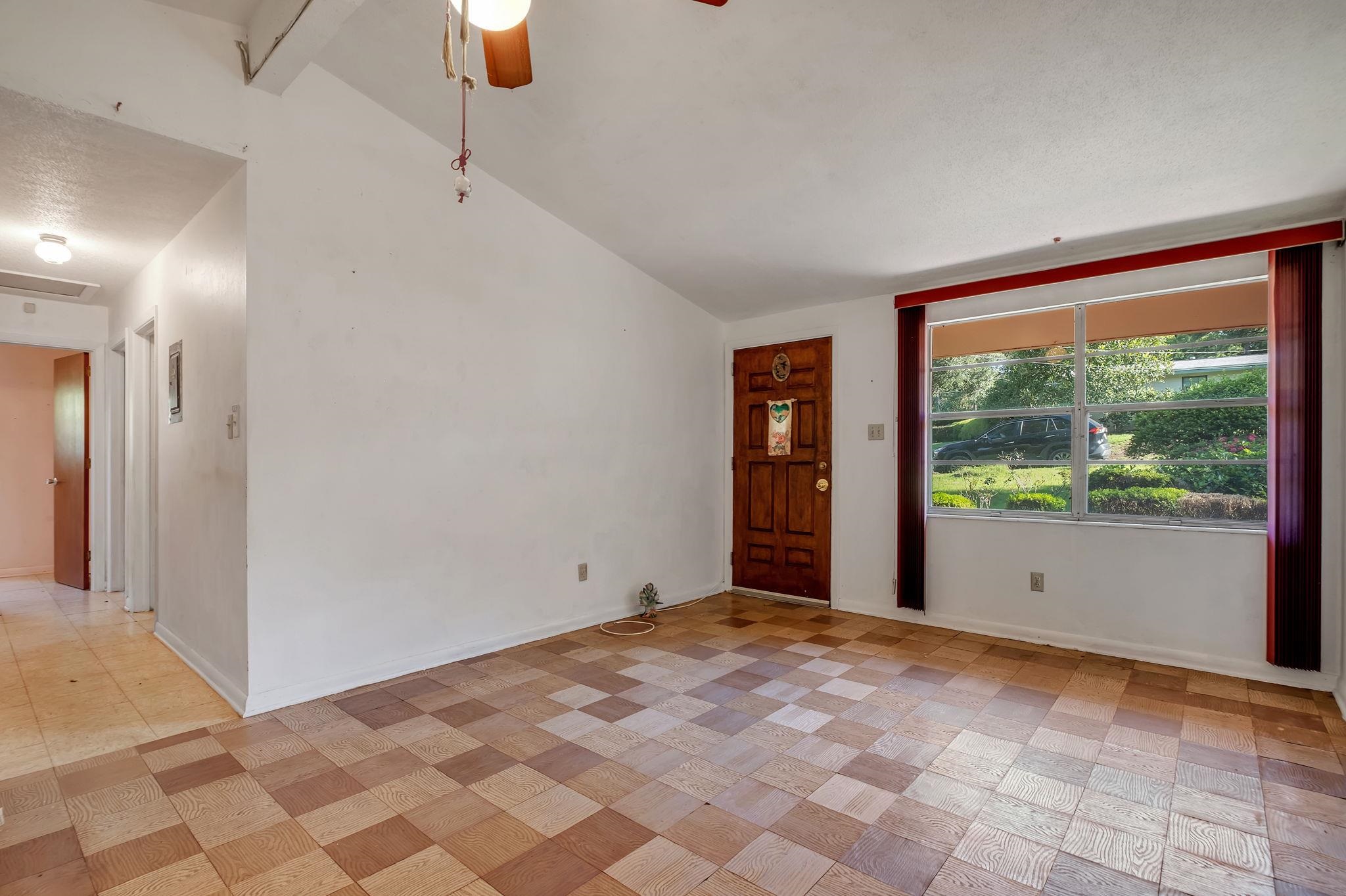 709 Gladiola Terrace
