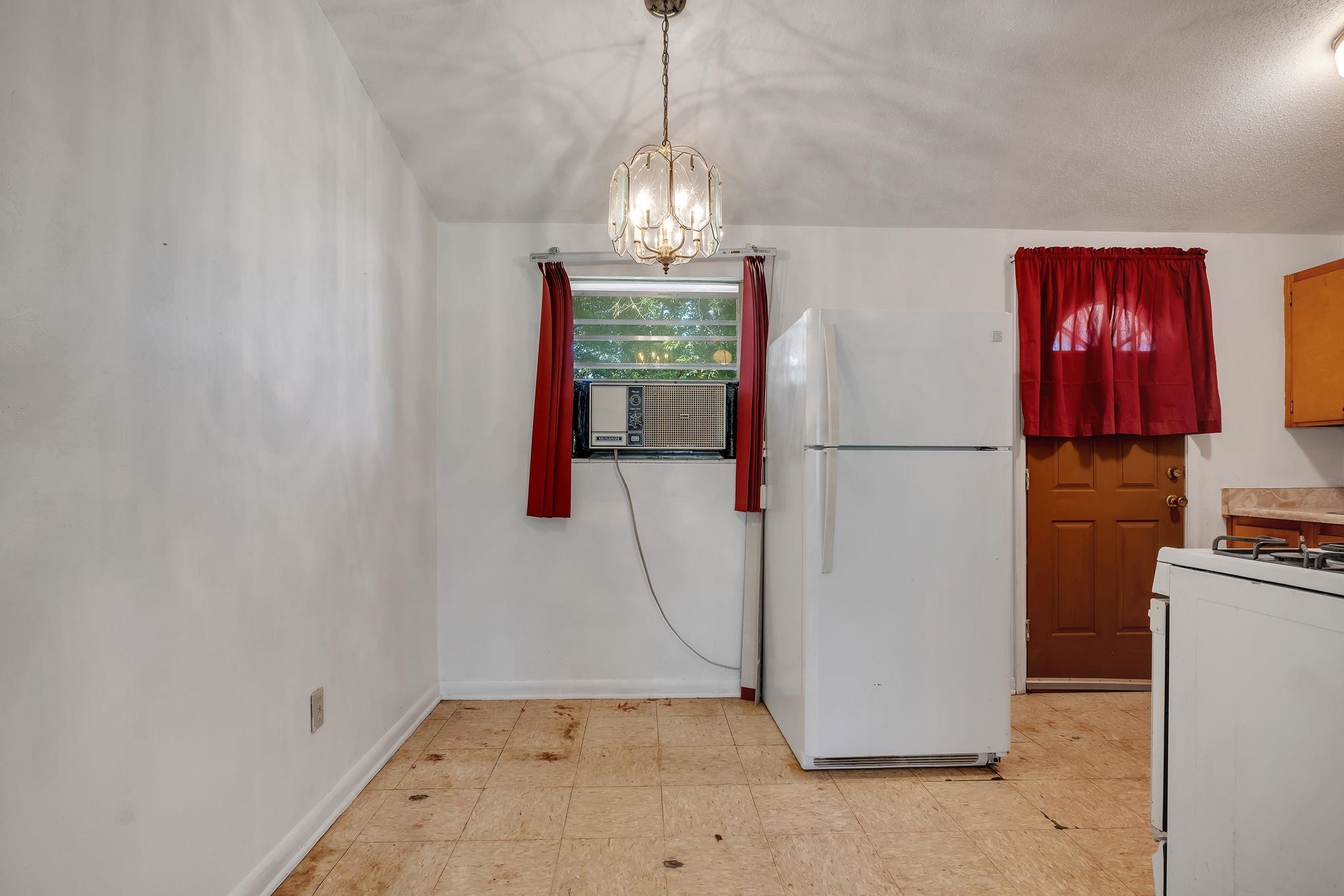 709 Gladiola Terrace