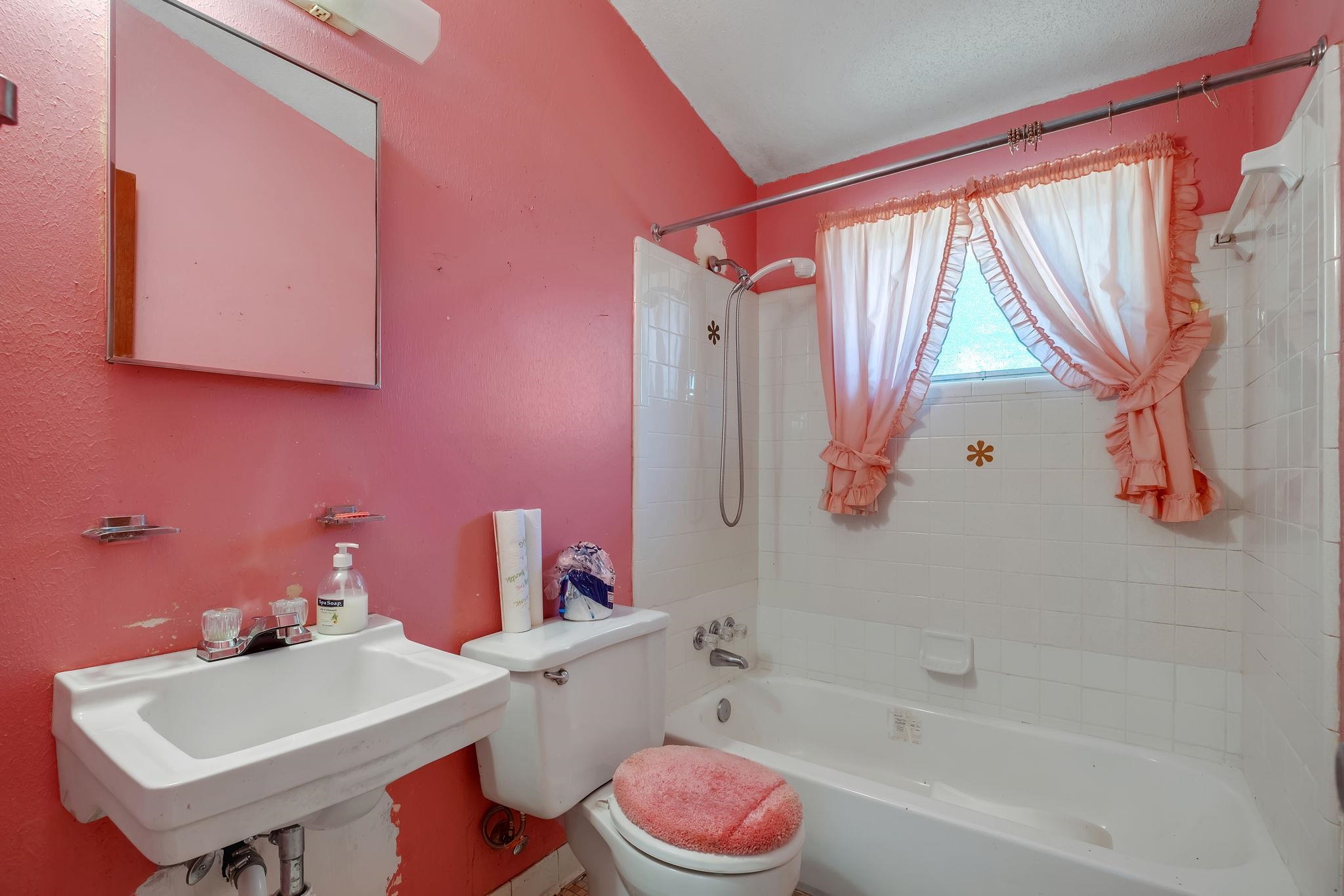 709 Gladiola Terrace