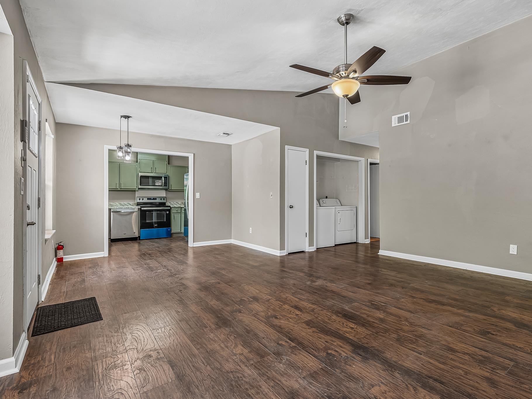 1543 San Luis Road