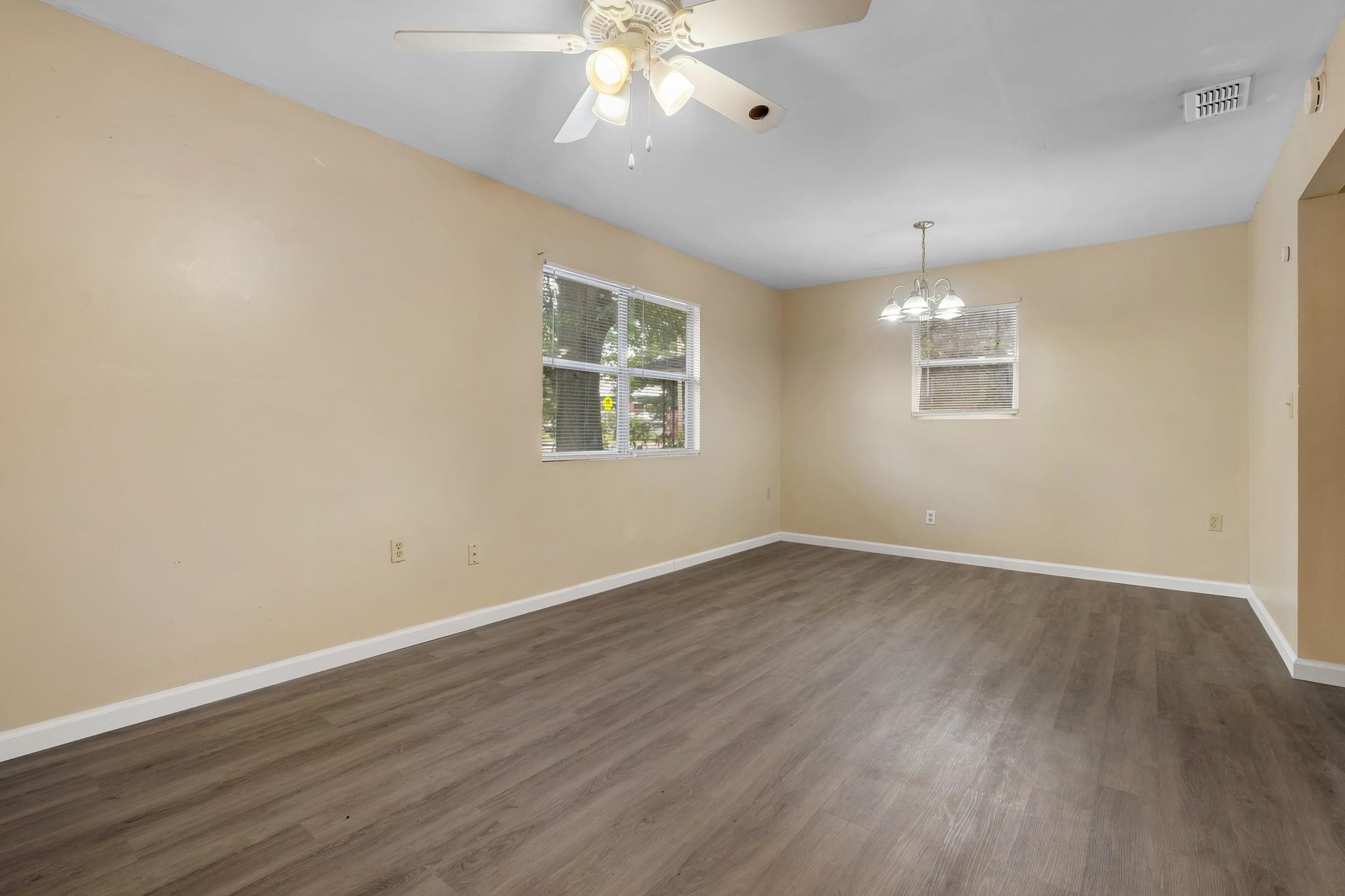 2142 Saxon Street
