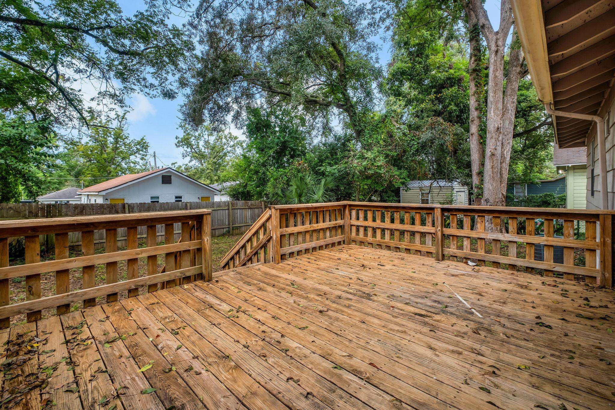 2142 Saxon Street
