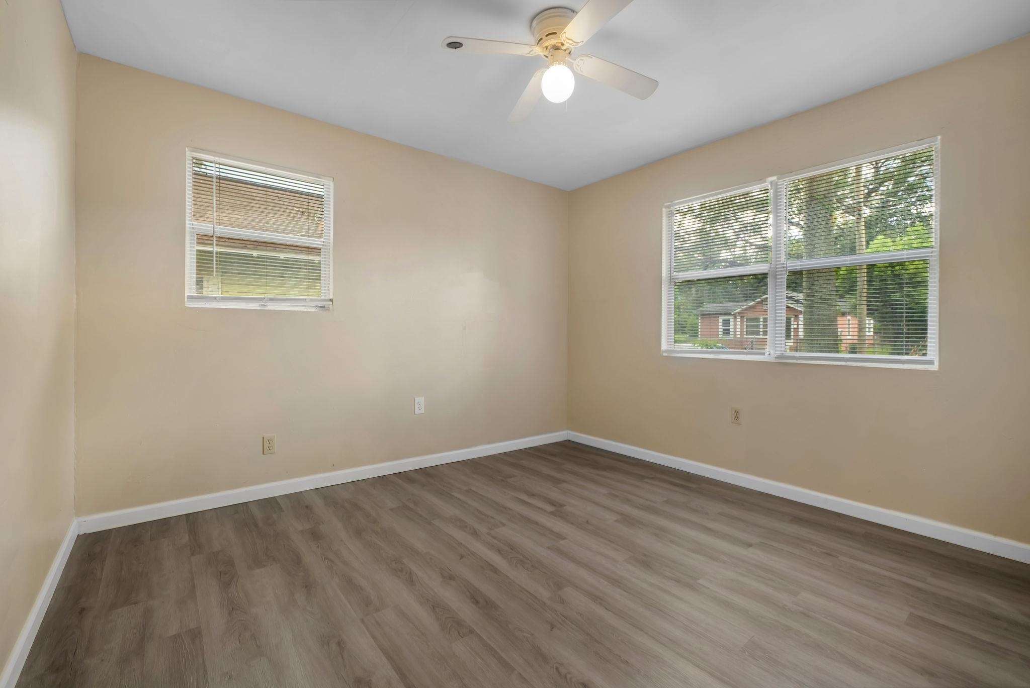 2142 Saxon Street