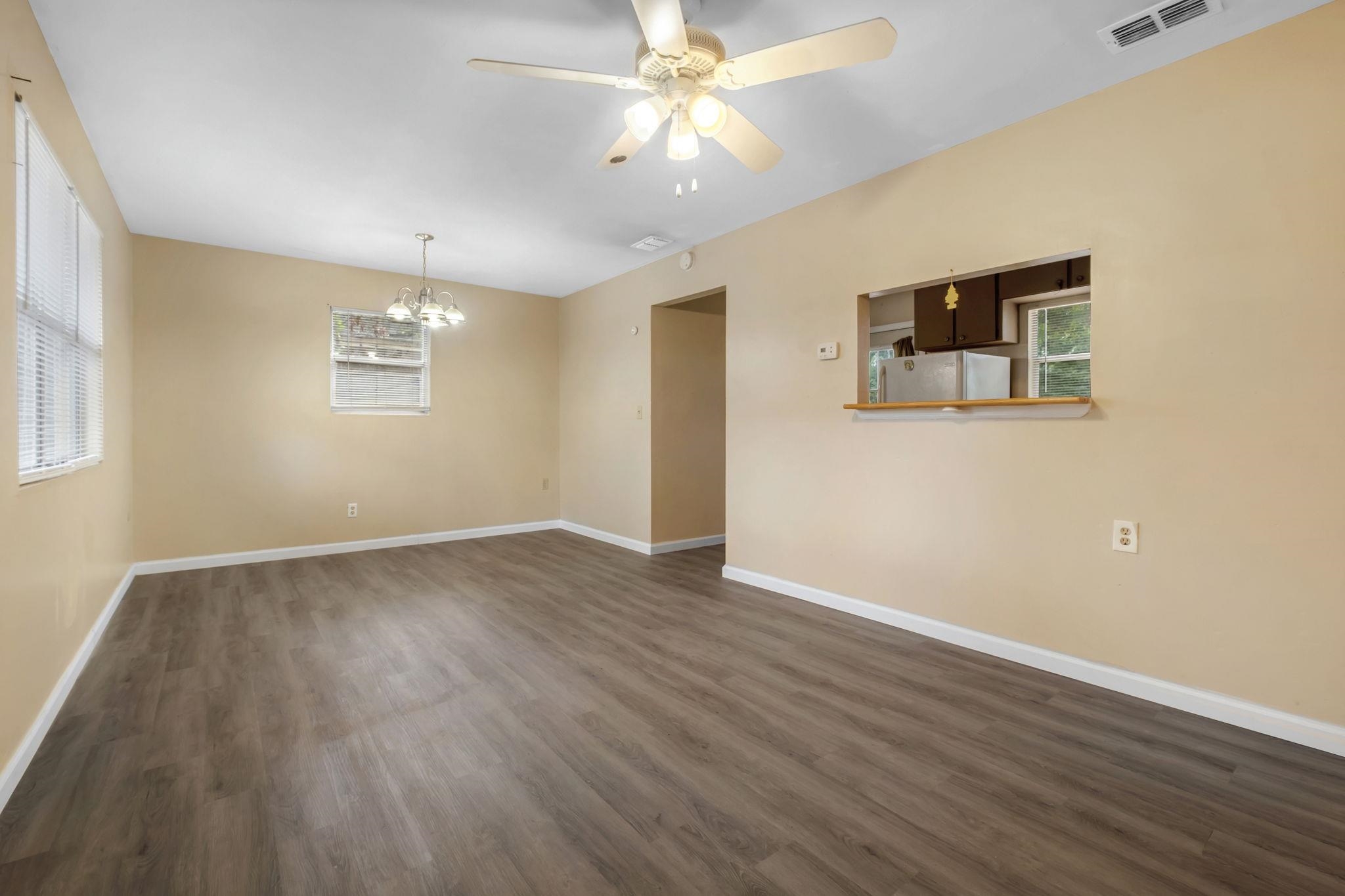 2142 Saxon Street