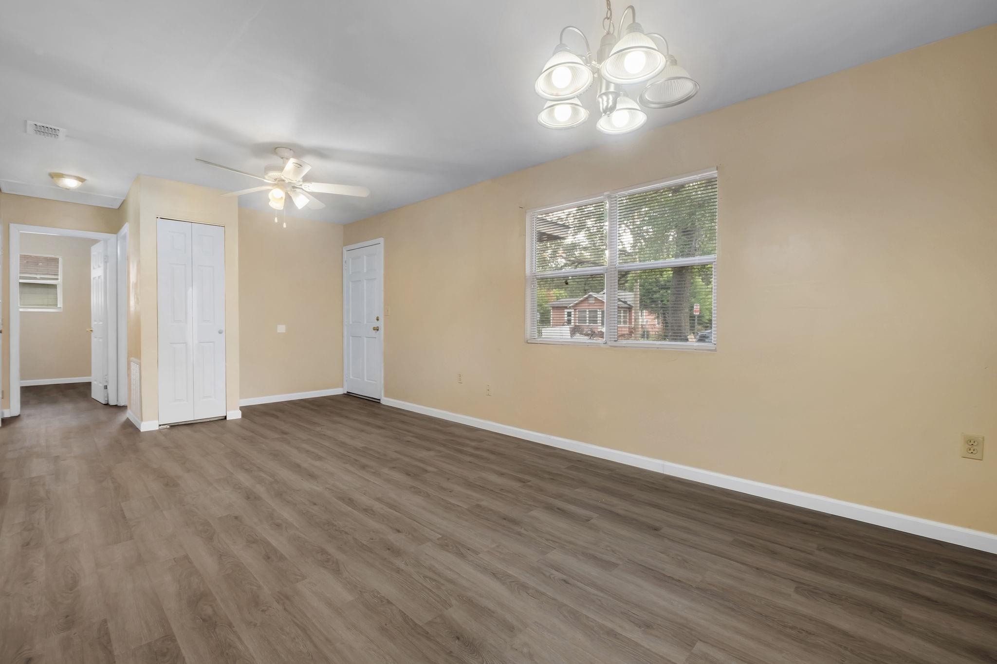 2142 Saxon Street