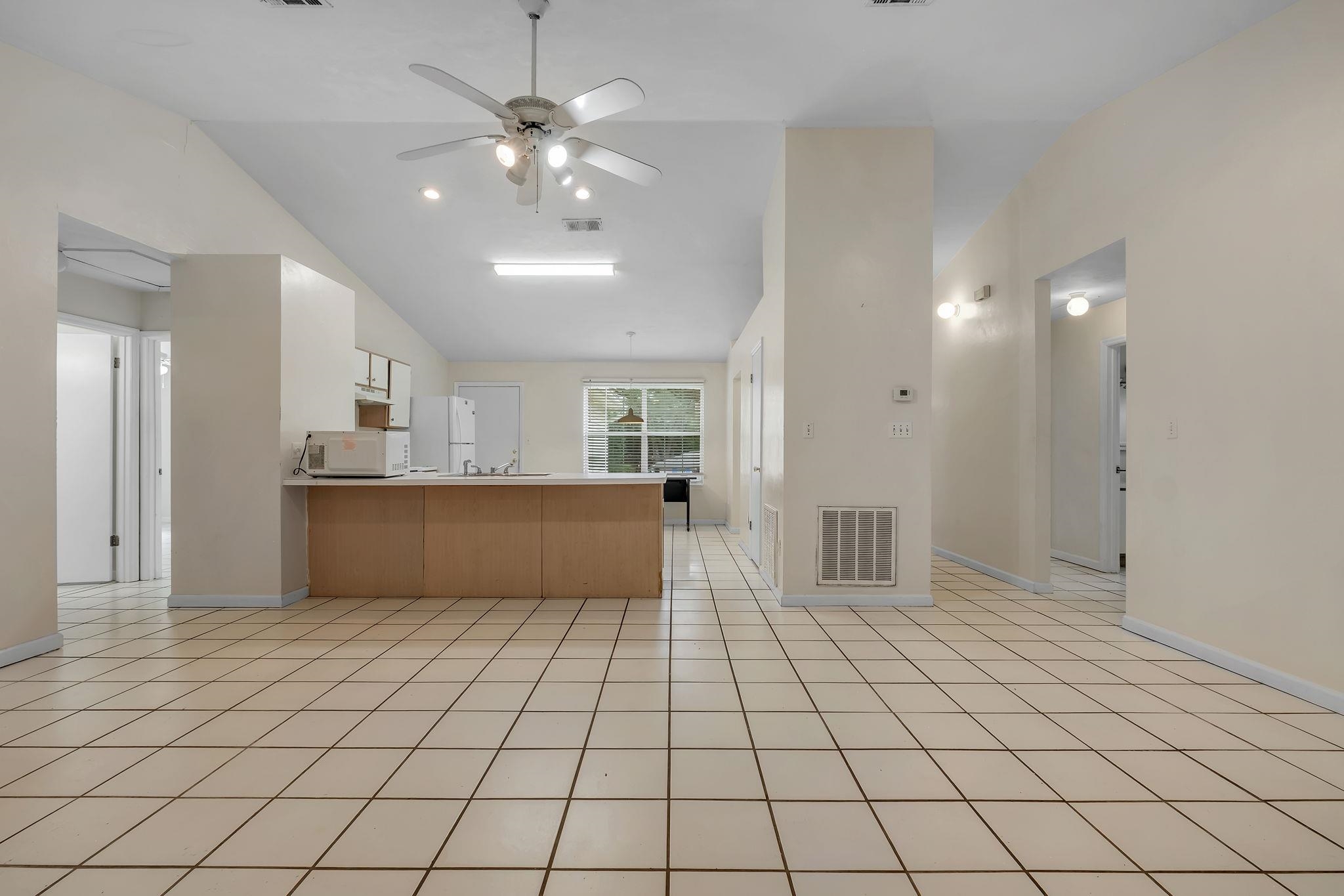 2214 Amelia Circle