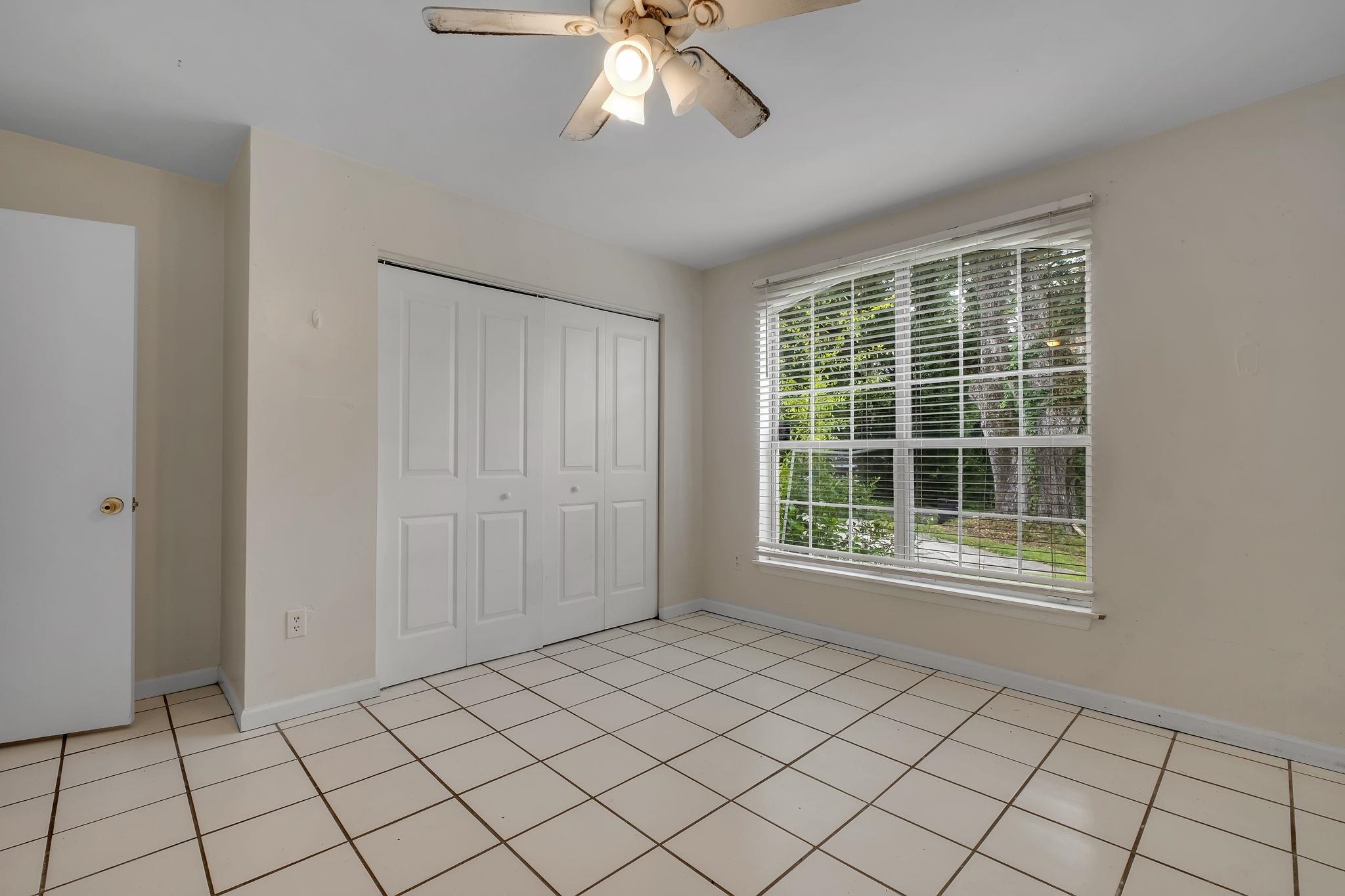 2214 Amelia Circle