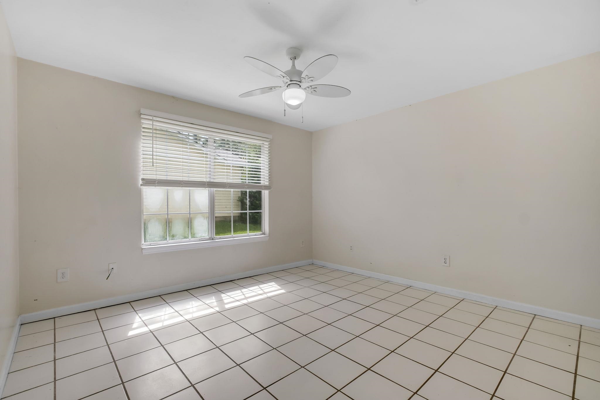 2214 Amelia Circle