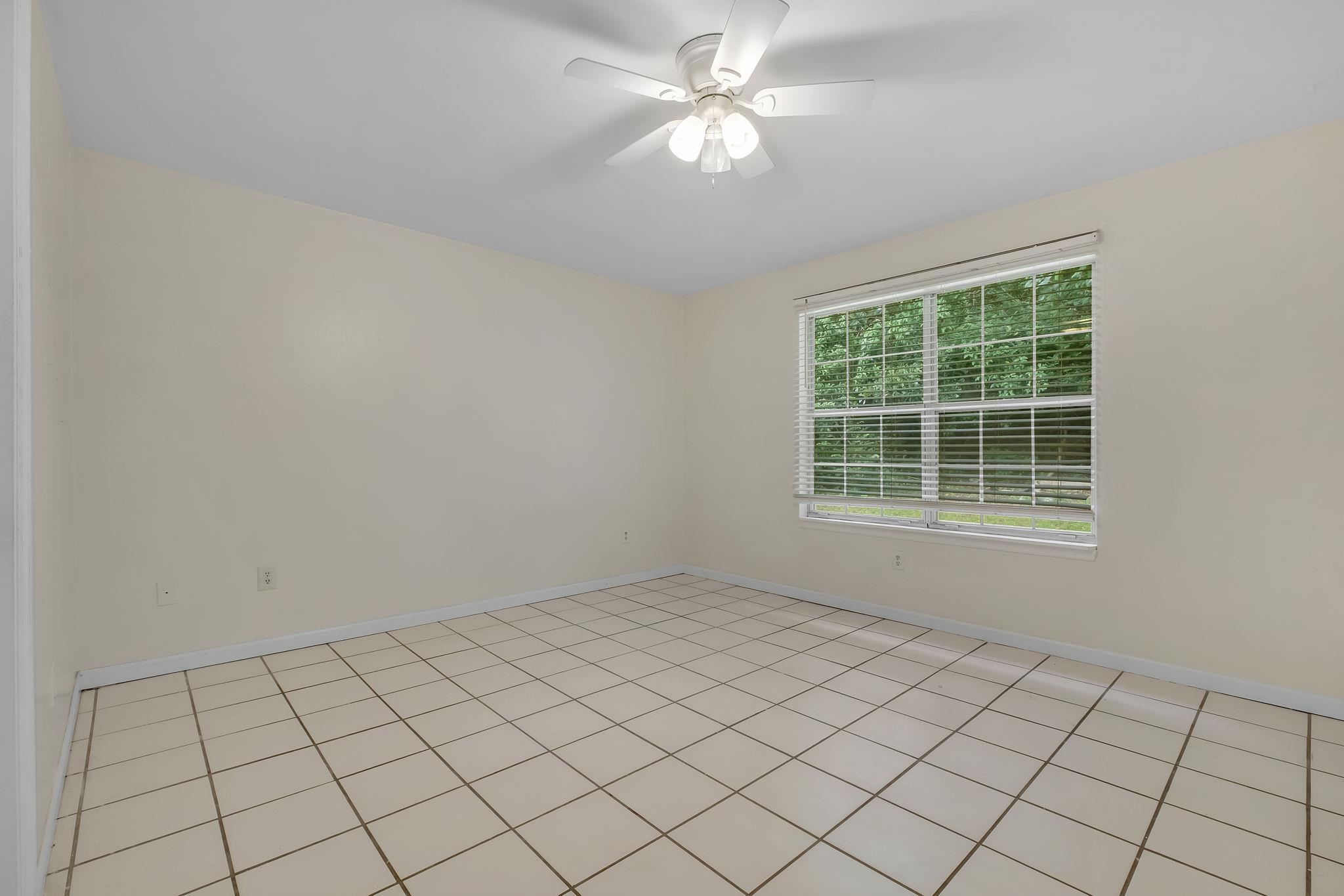 2214 Amelia Circle