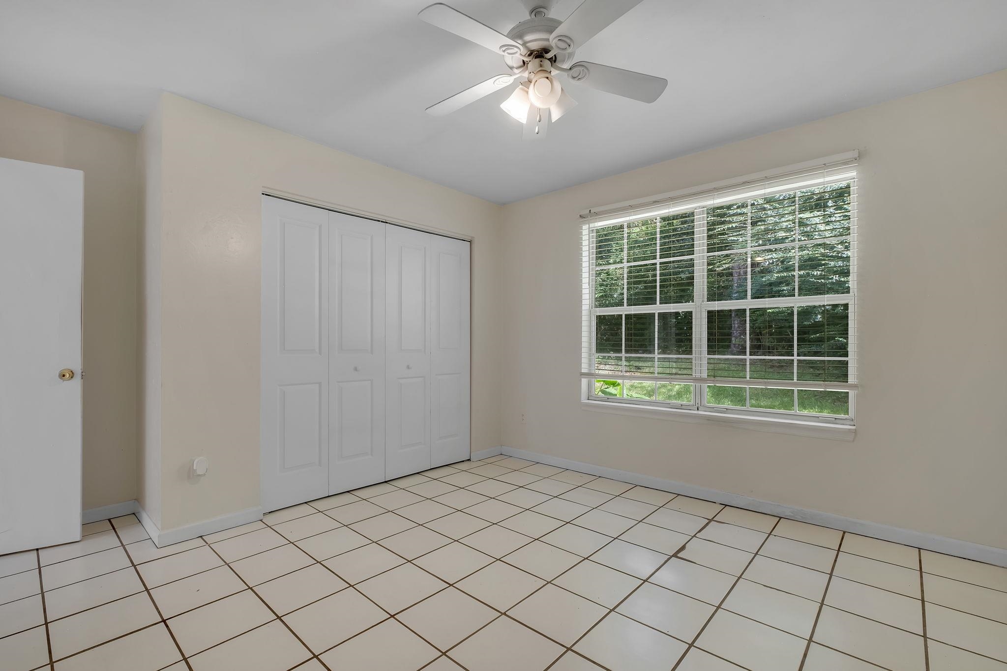 2214 Amelia Circle