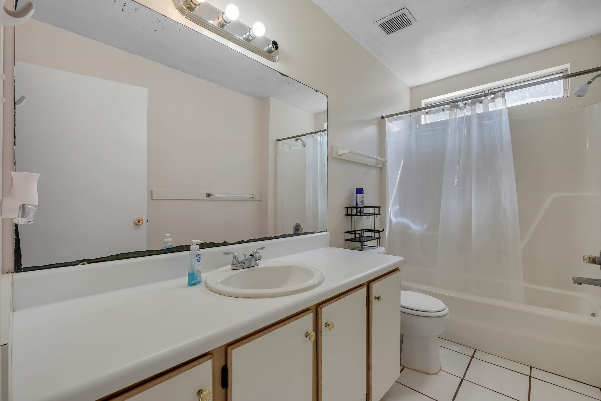 2214 Amelia Circle