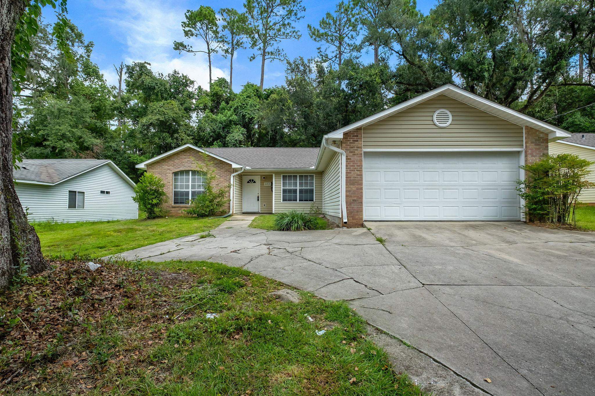 2214 Amelia Circle
