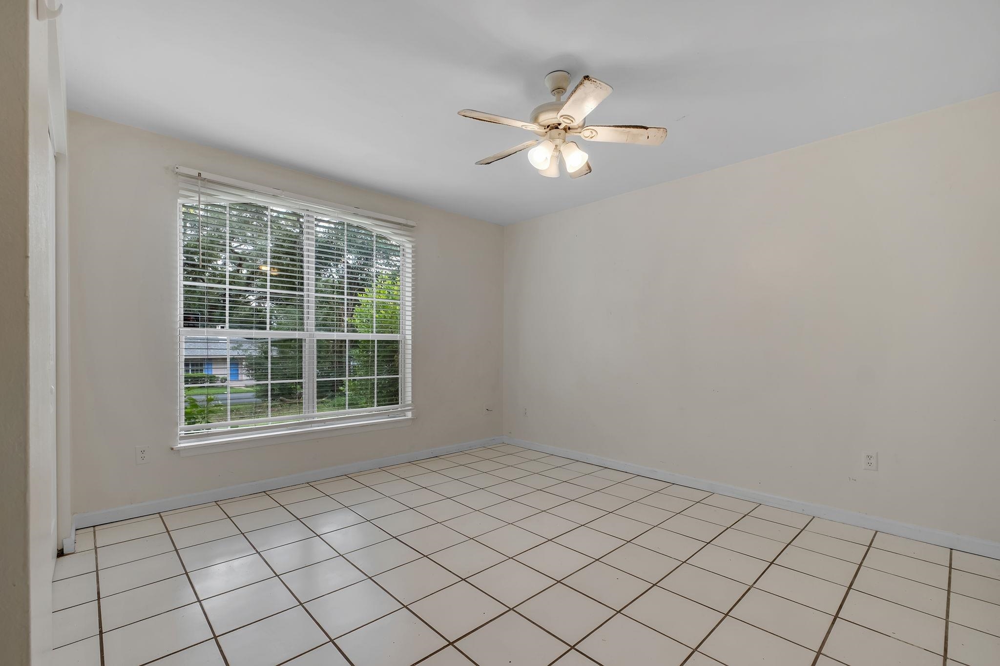 2214 Amelia Circle