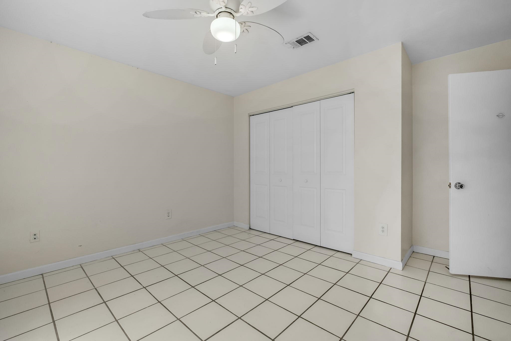 2214 Amelia Circle