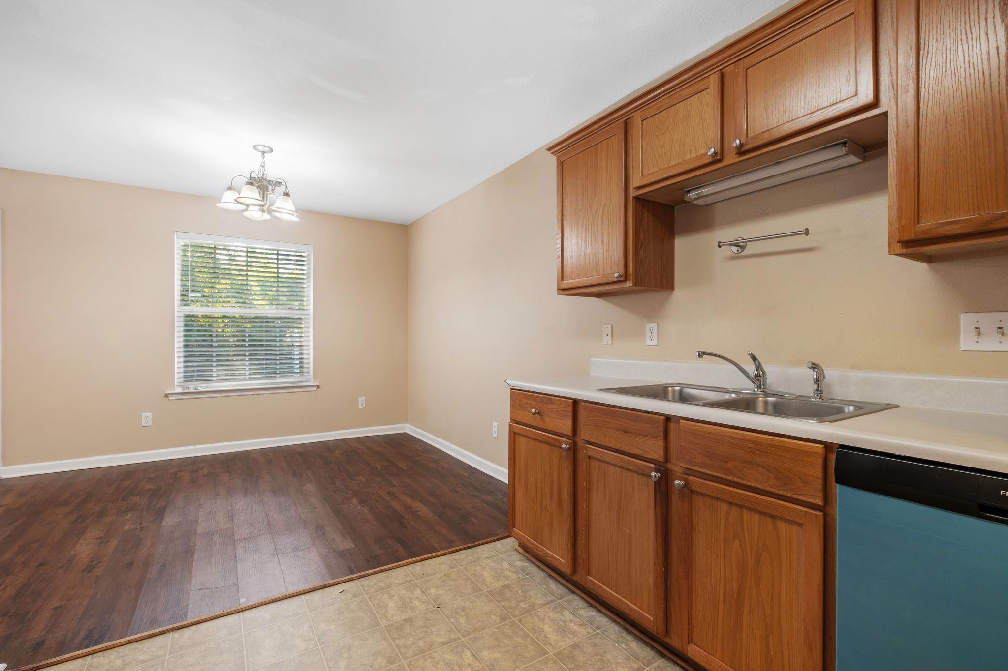5863 NIGHTINGALE Loop Unit: A-B