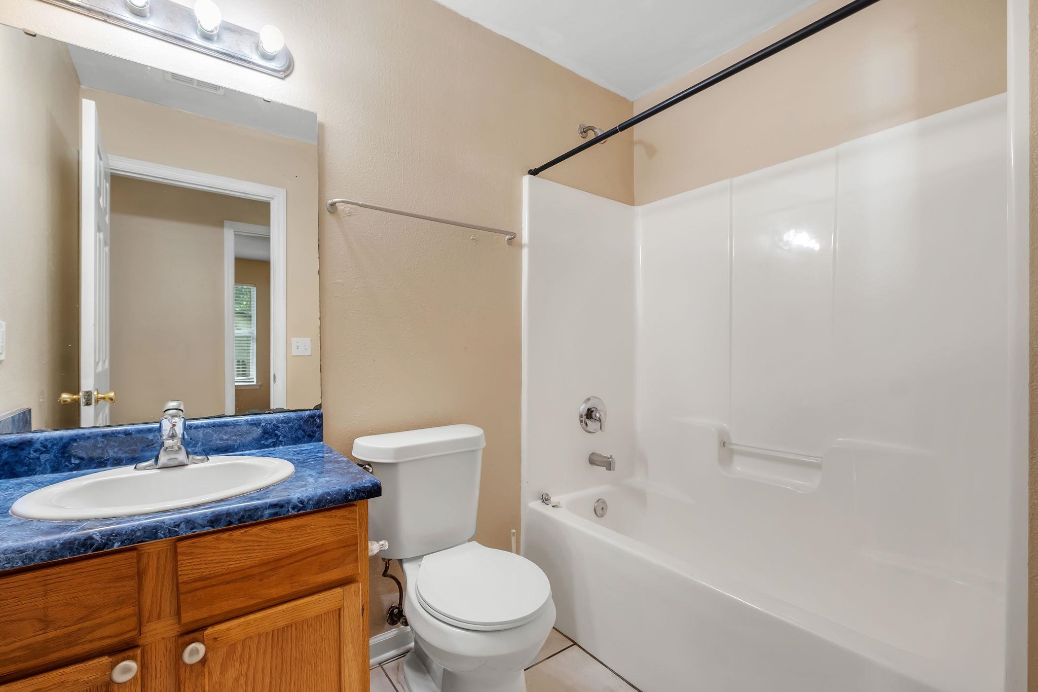 5863 NIGHTINGALE Loop Unit: A-B