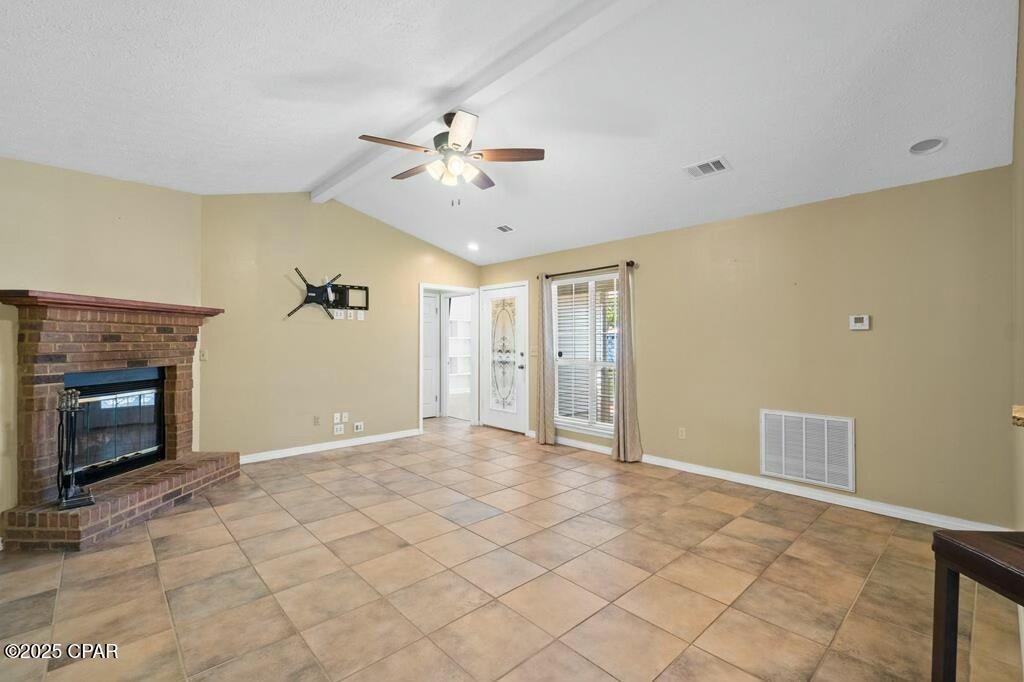 142 Heritage Cir