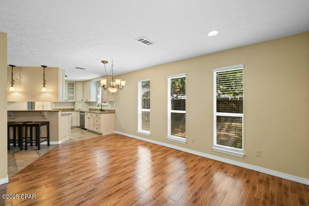 142 Heritage Cir