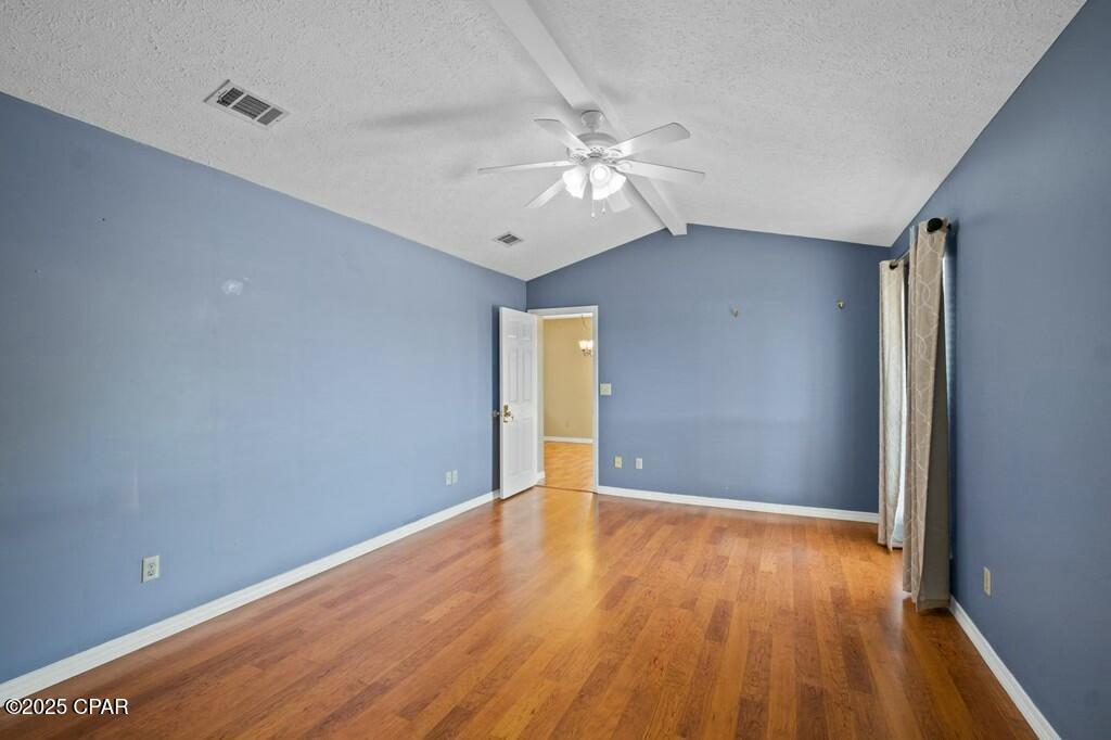 142 Heritage Cir