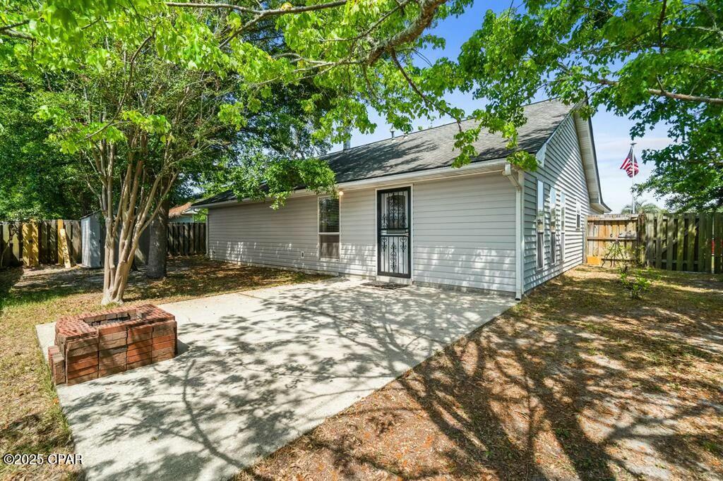 142 Heritage Cir