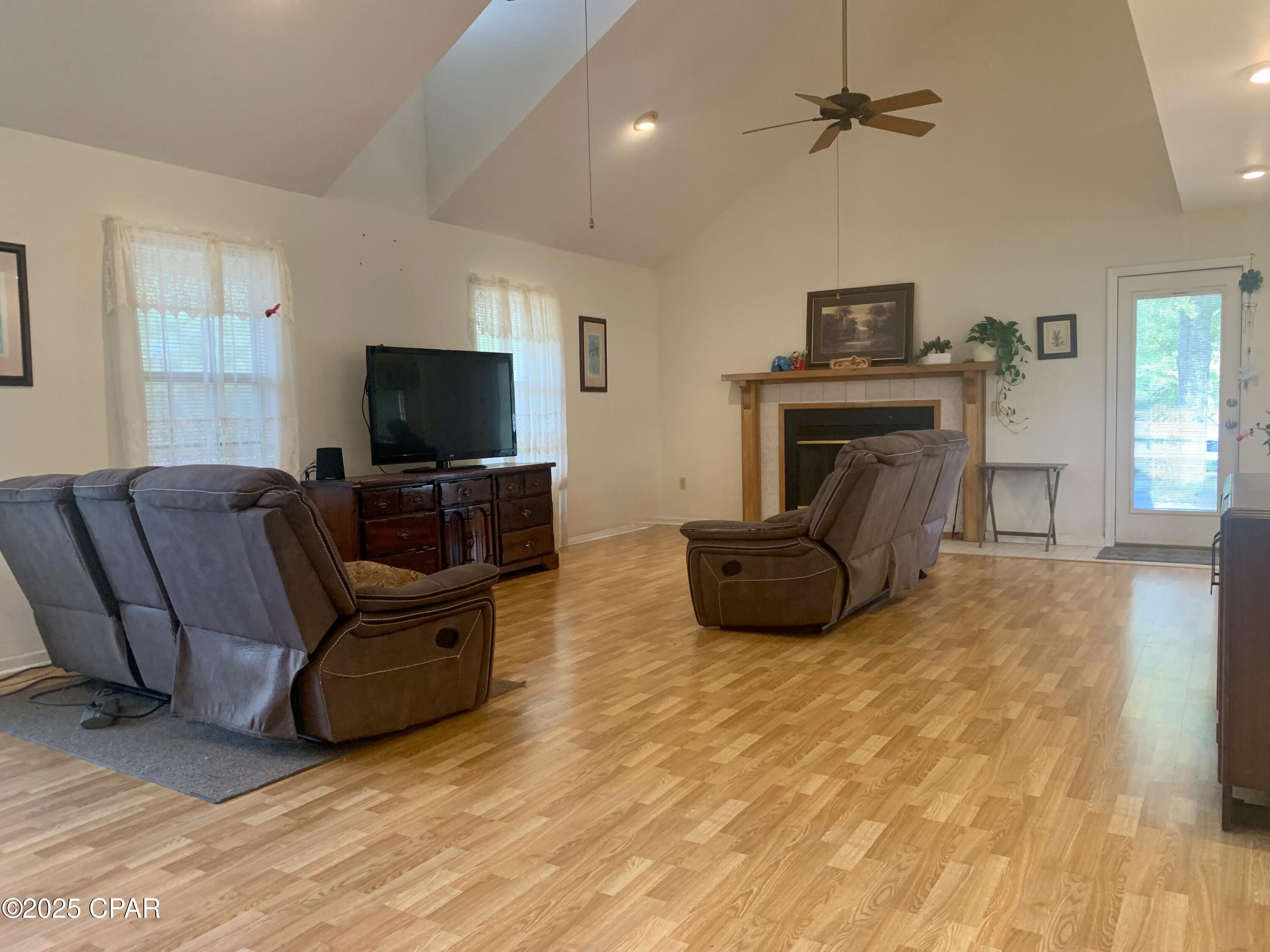 8225 SW County Road 12