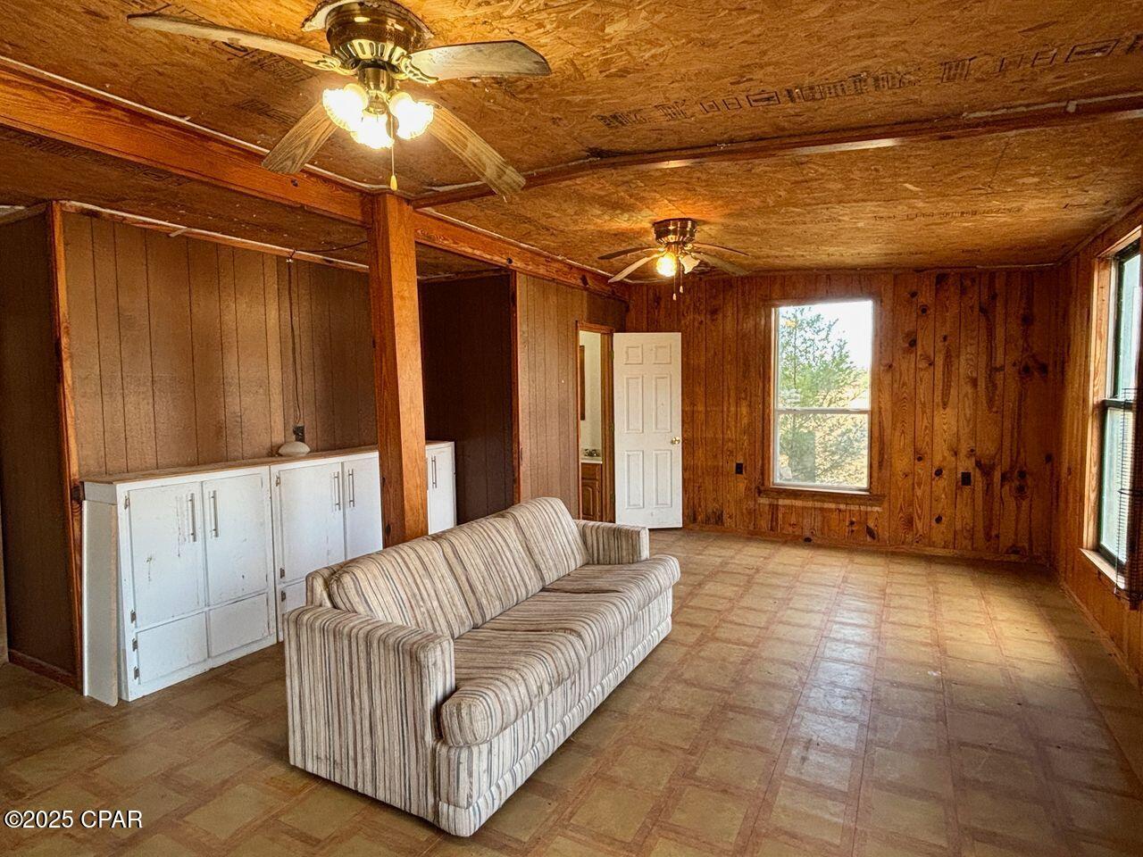 8225 SW County Road 12
