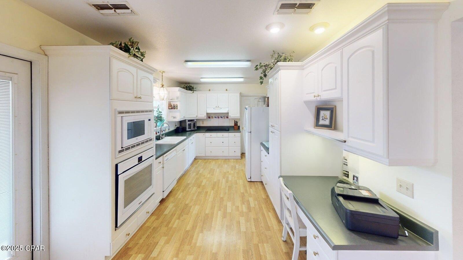 8225 SW County Road 12