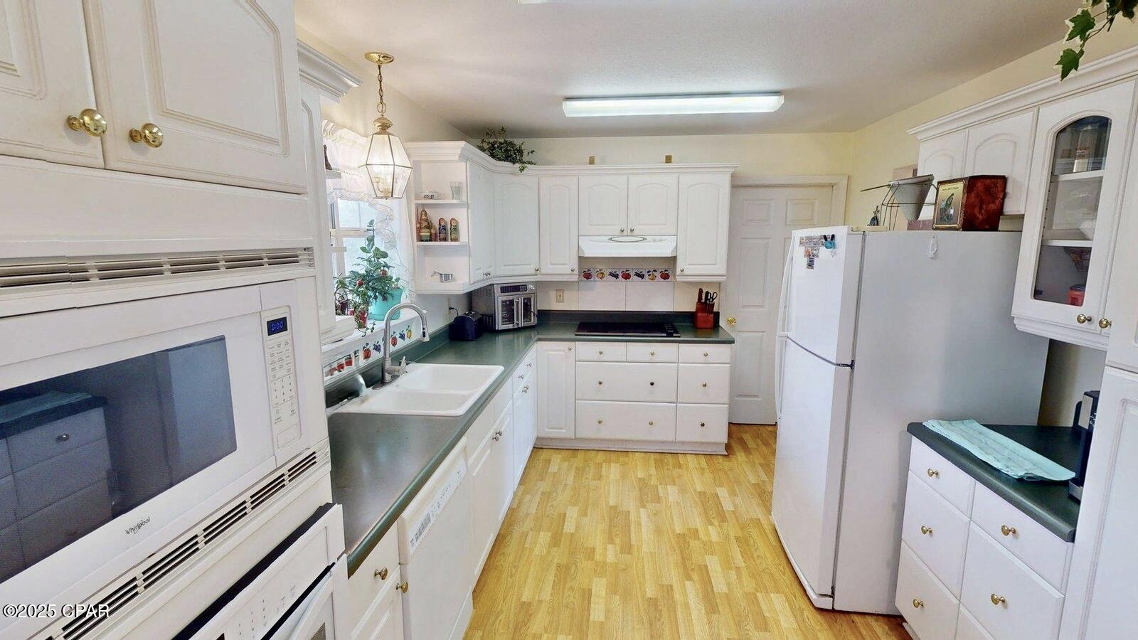 8225 SW County Road 12