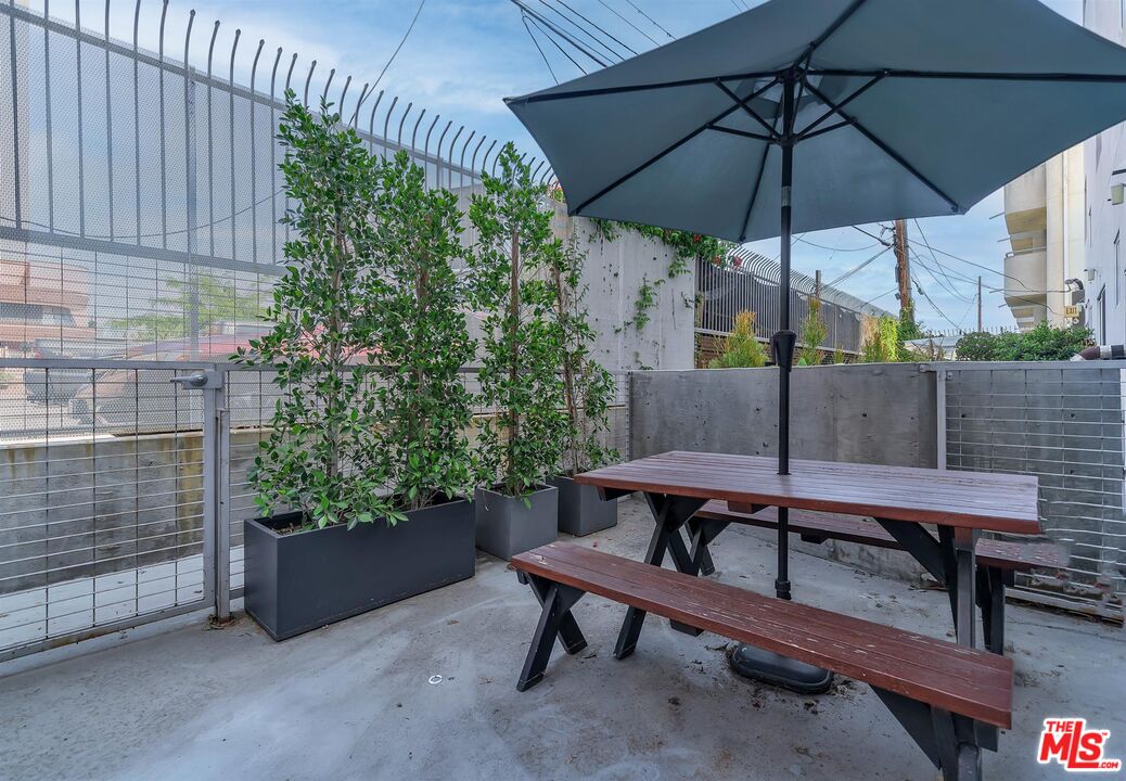 1322 N DETROIT ST Unit: 3