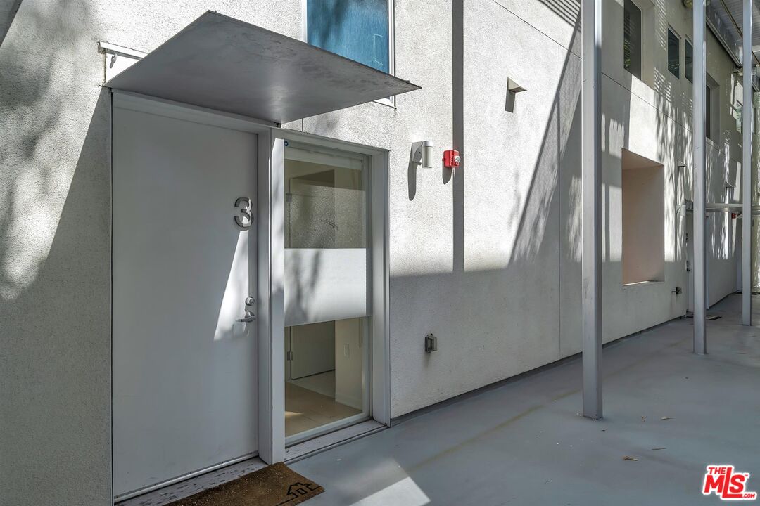 1322 N DETROIT ST Unit: 3