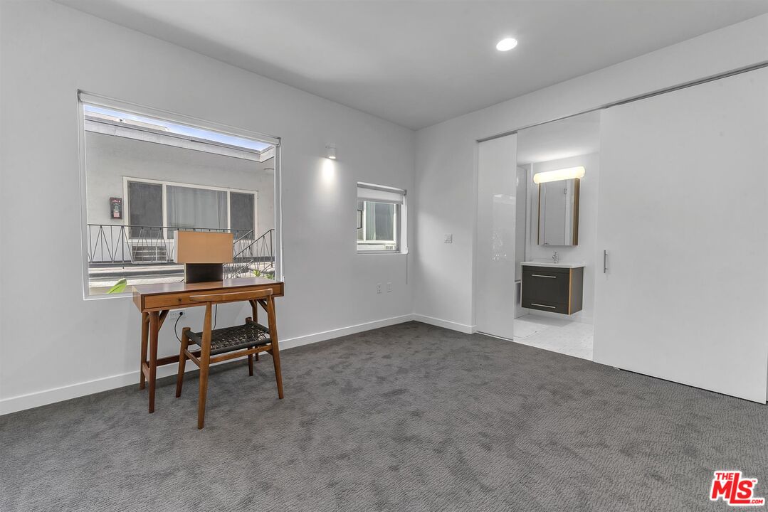 1322 N DETROIT ST Unit: 3