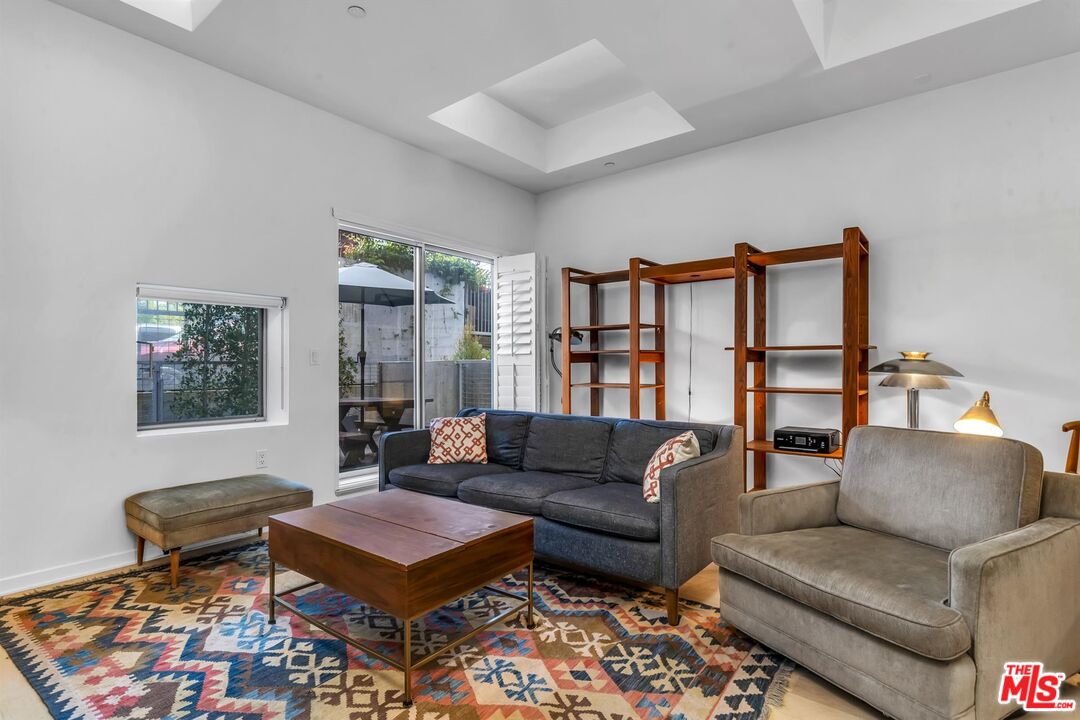 1322 N DETROIT ST Unit: 3