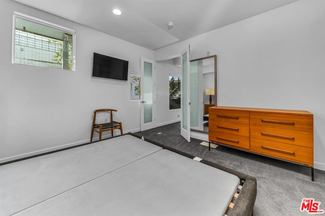 1322 N DETROIT ST Unit: 3