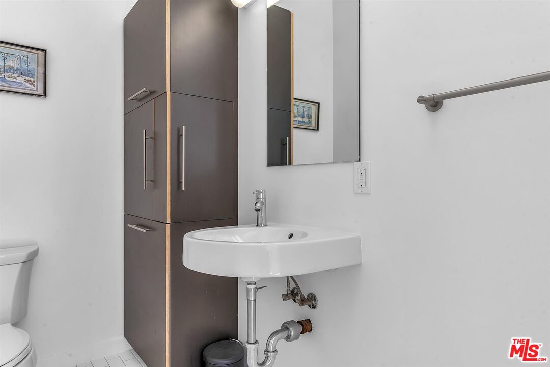 1322 N DETROIT ST Unit: 3