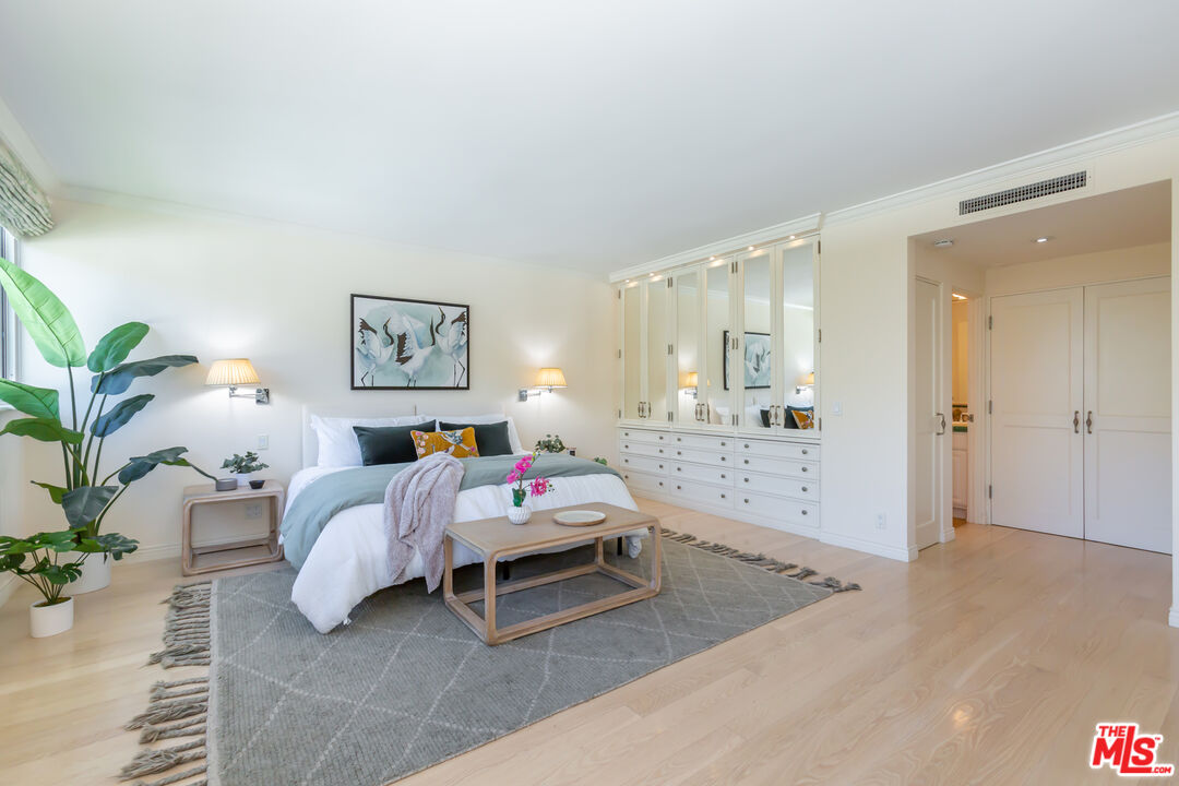 8787 Shoreham Dr Unit: 1102