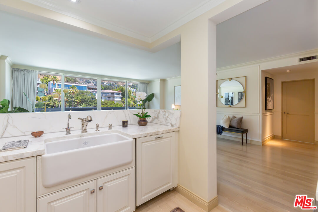 8787 Shoreham Dr Unit: 1102