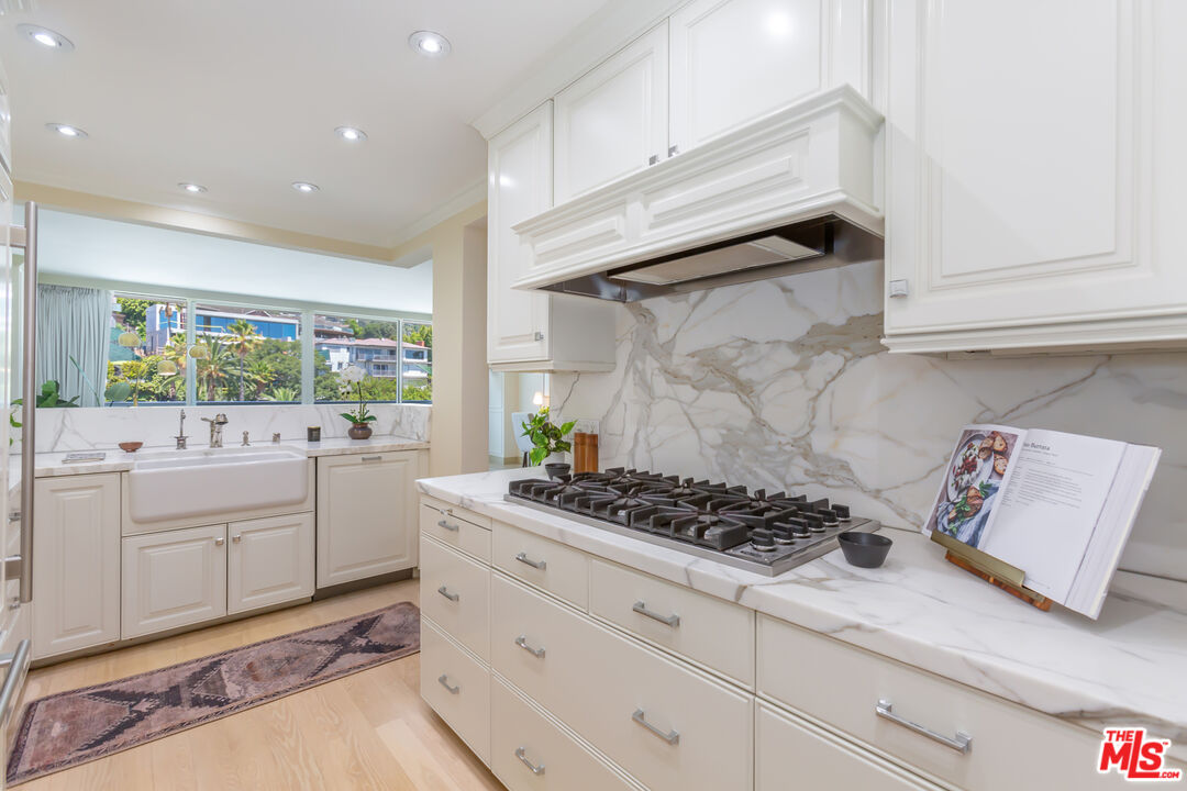 8787 Shoreham Dr Unit: 1102