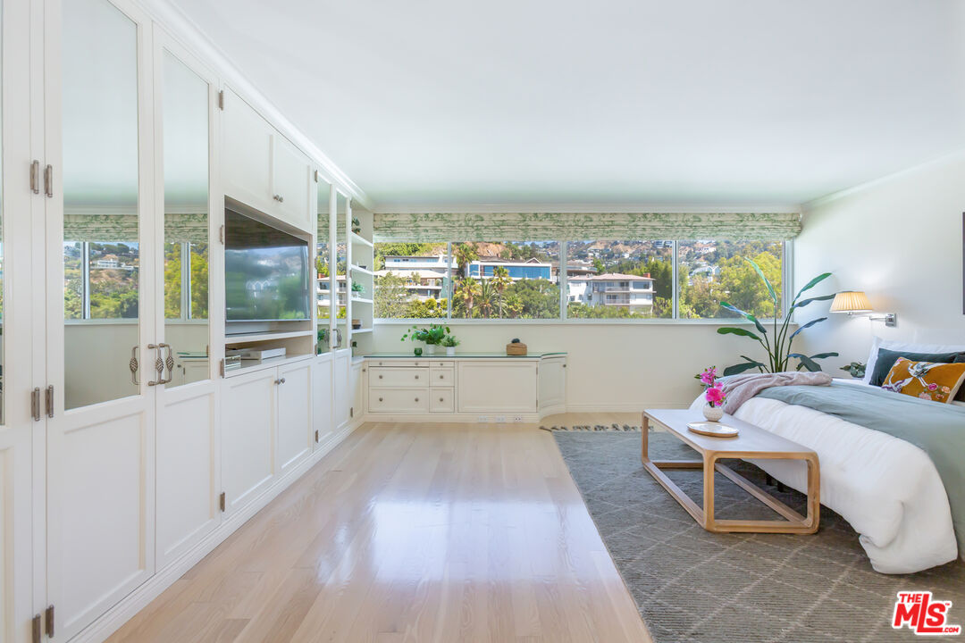 8787 Shoreham Dr Unit: 1102