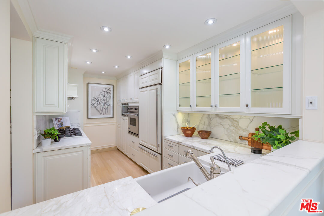 8787 Shoreham Dr Unit: 1102