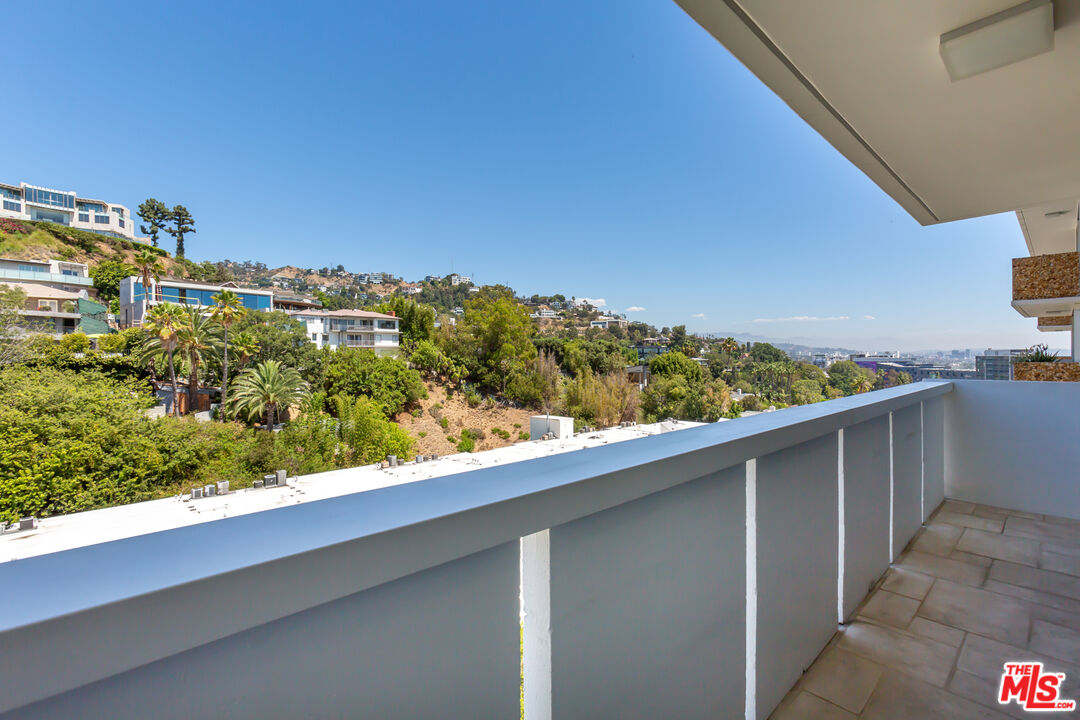 8787 Shoreham Dr Unit: 1102