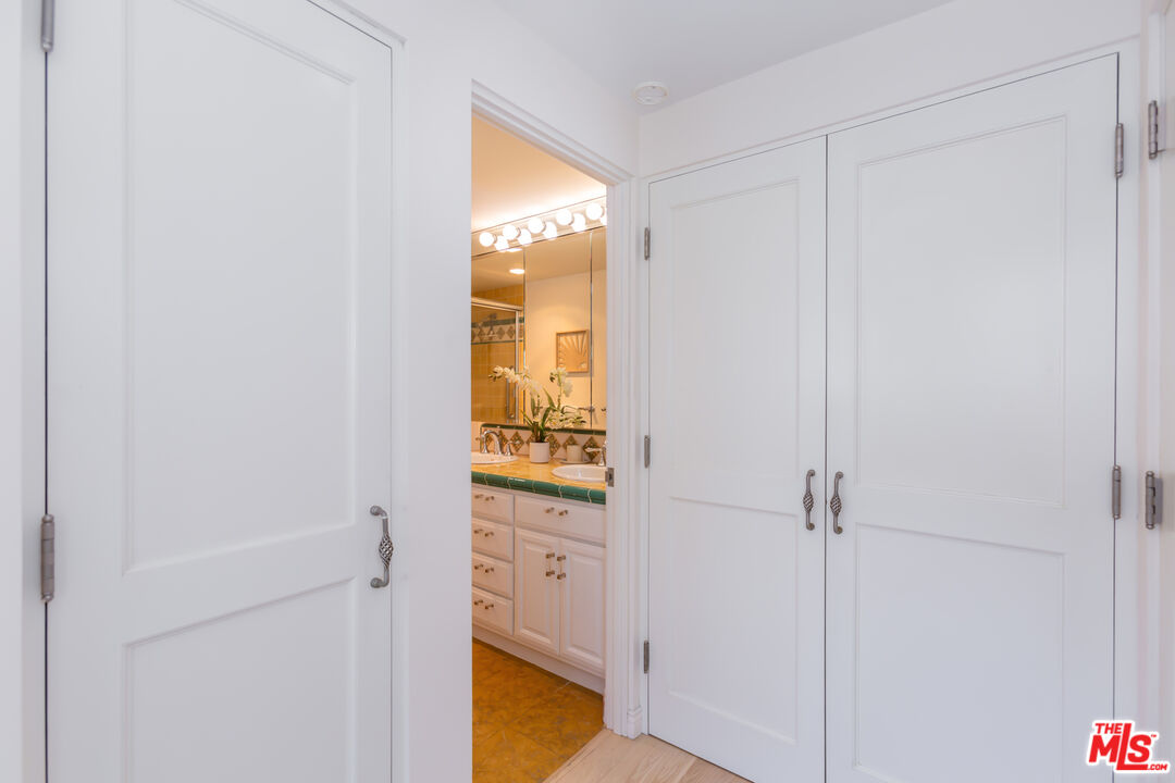 8787 Shoreham Dr Unit: 1102