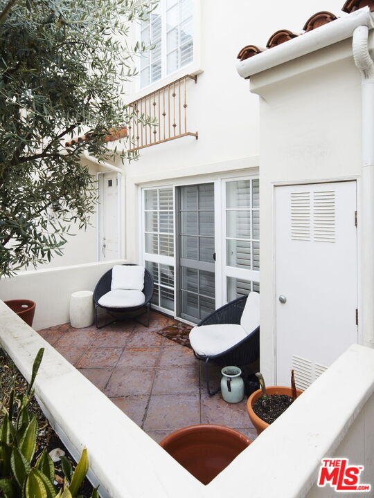 851 N San Vicente Blvd Unit: 123