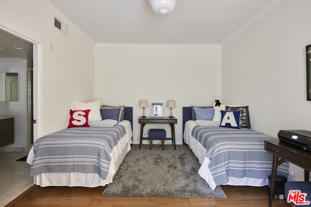 851 N San Vicente Blvd Unit: 123