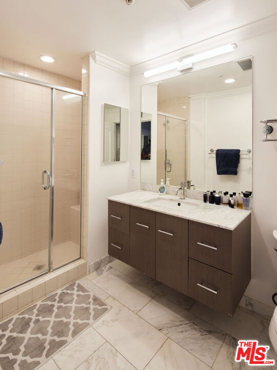 851 N San Vicente Blvd Unit: 123