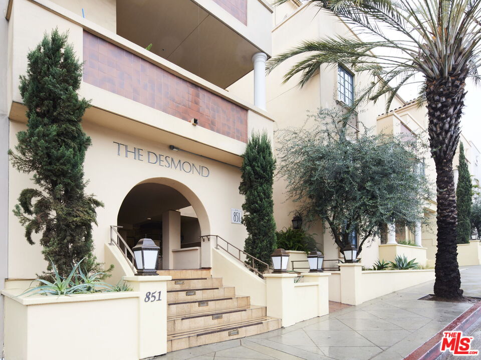 851 N San Vicente Blvd Unit: 123