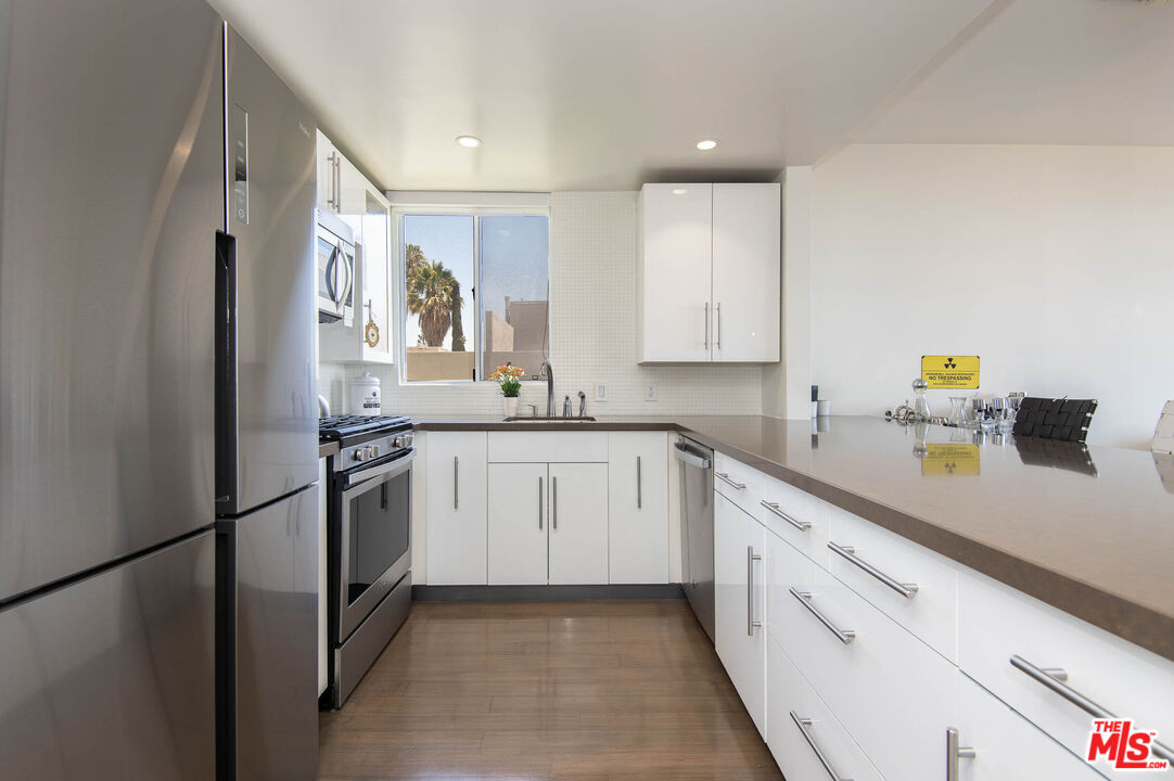 8787 Shoreham Dr Unit: 205